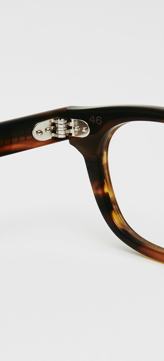 A view of the Tart Frame hinges.