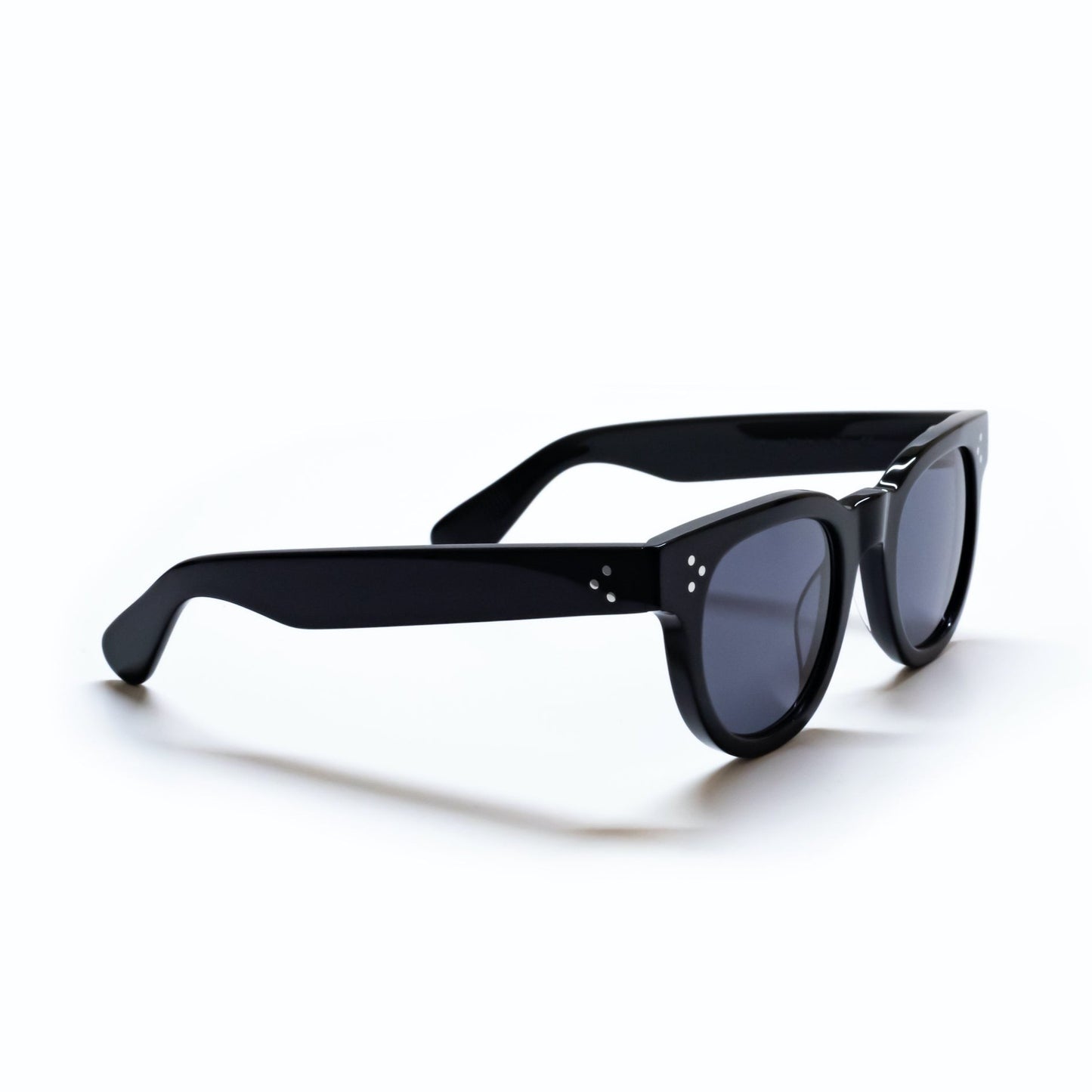 A side view of the FDR Sunglasses frame. It's the Glossy Black variant. 
