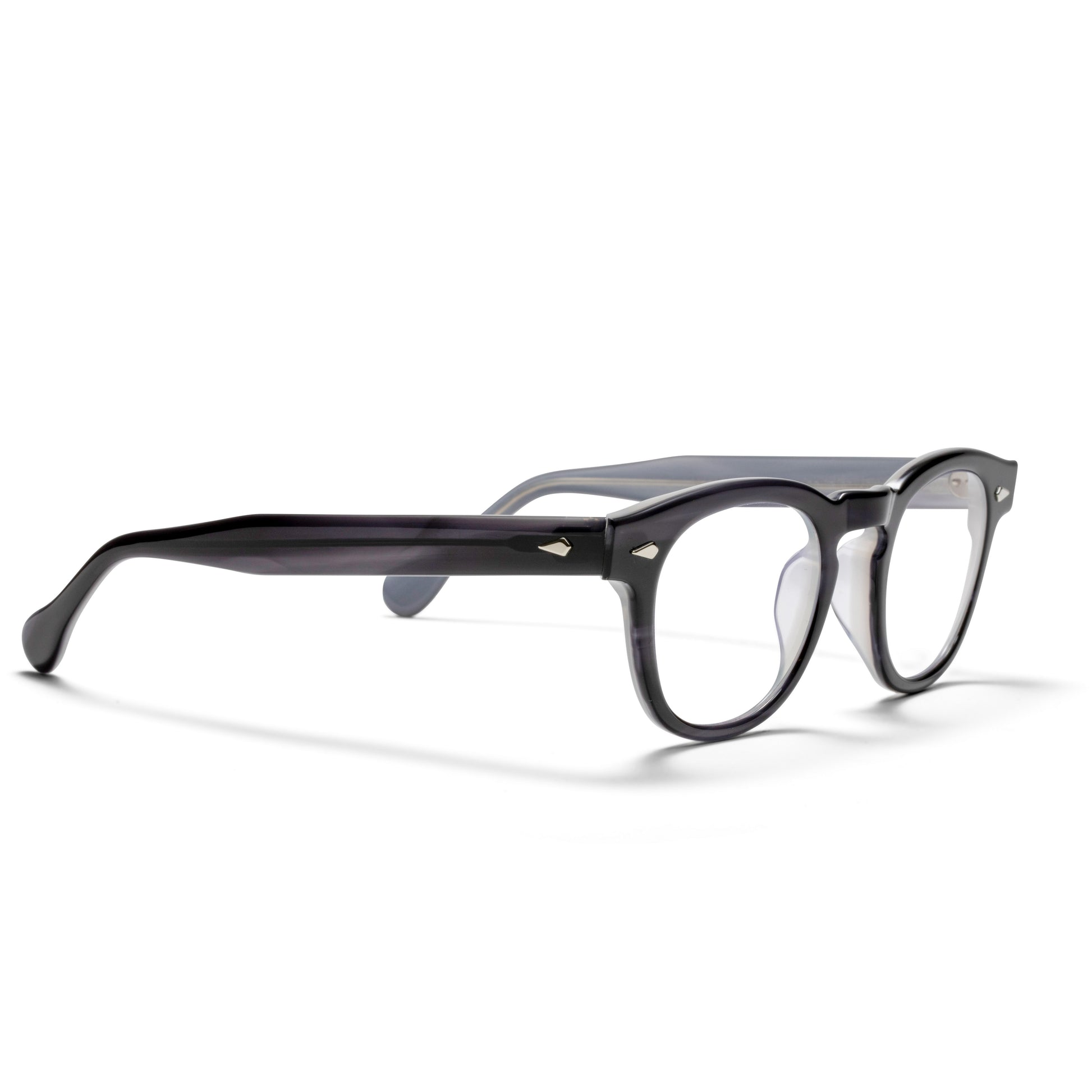 A side view of the midnight Arnel USA frame—the Vintage eyewear. 