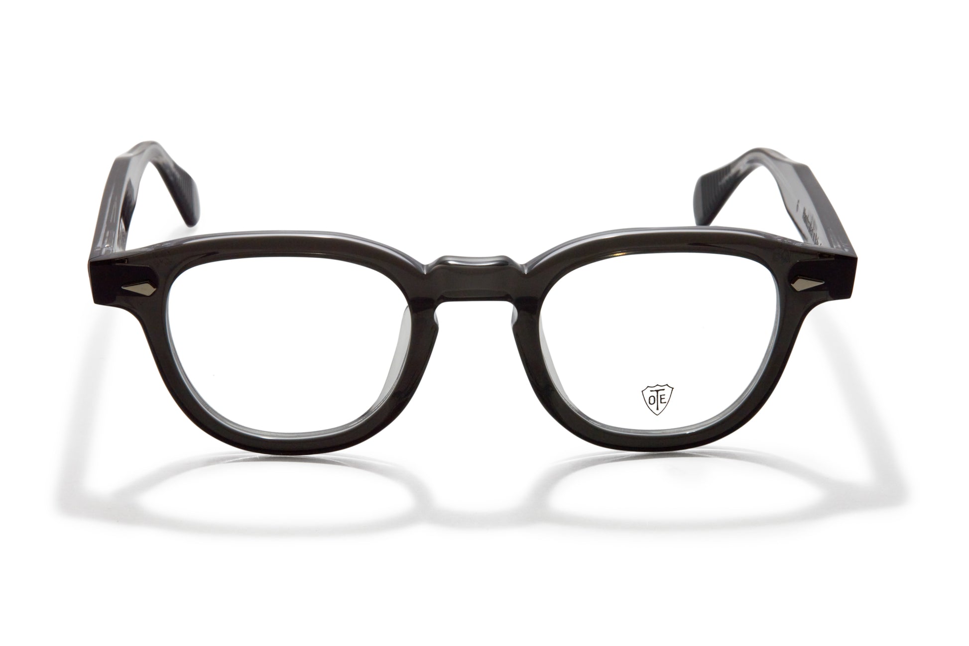 A front view of the smoke gray Arnel frame—the classic eyeglasses. 