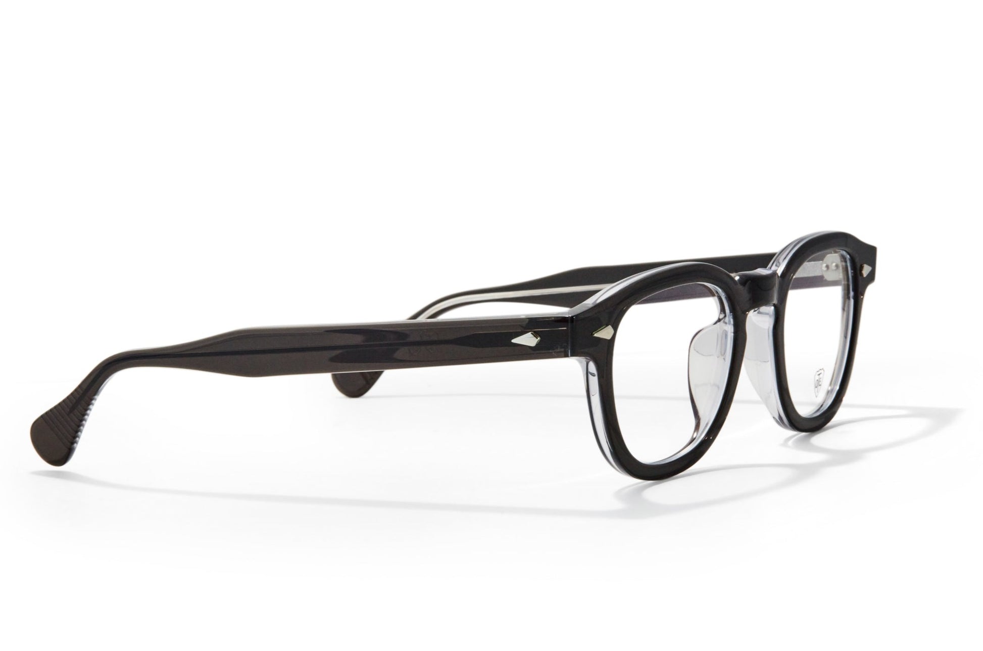 A side view of the smoke gray Arnel frame—the classic eyeglasses. 